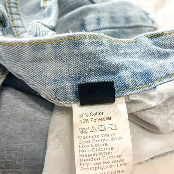 SHEIN High Rise Distressed Denim Shorts Women’s Size 6 Light Wash 2” Inseam - Picture 4 of 5